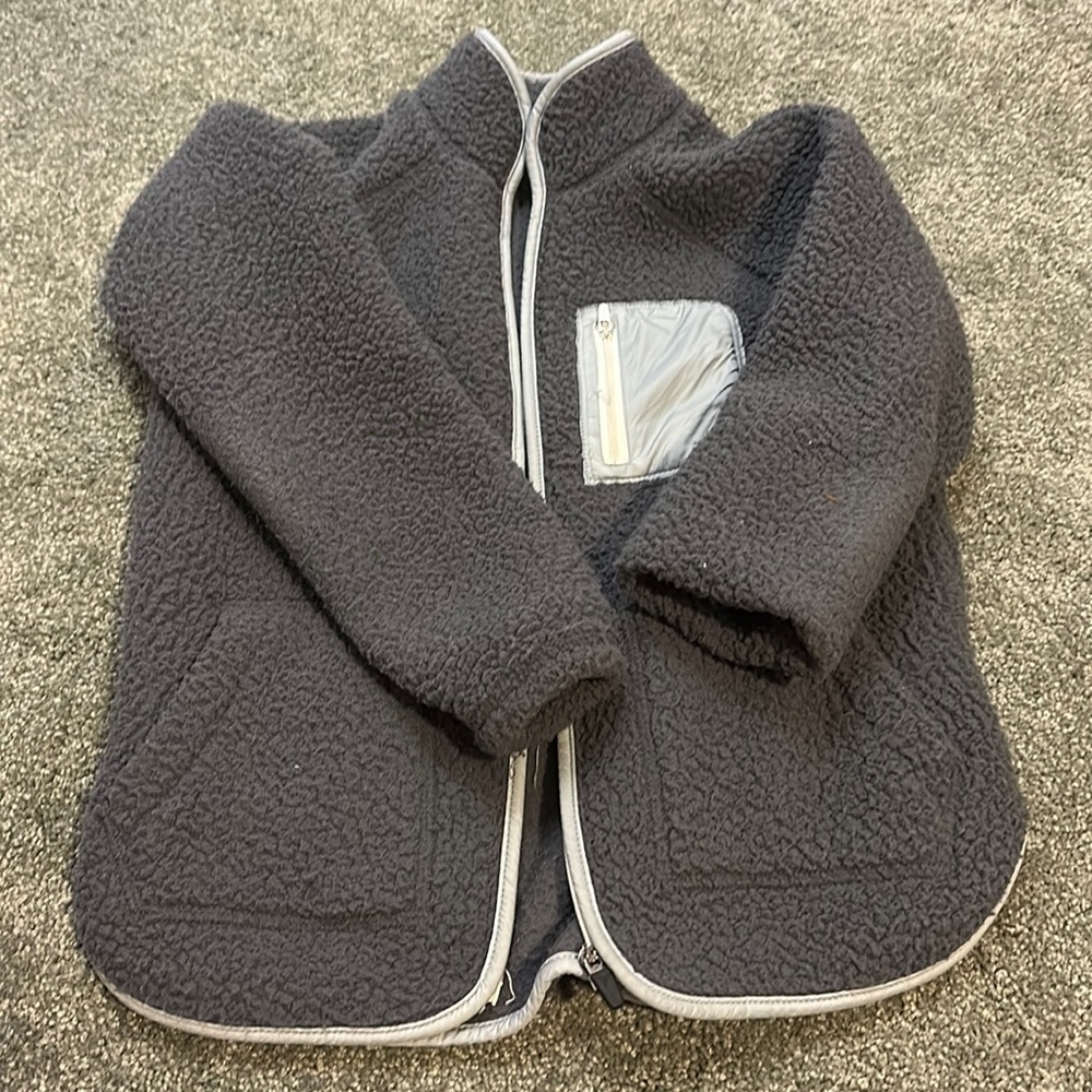 Girls size small 6/7 furry jacket. Old Navy